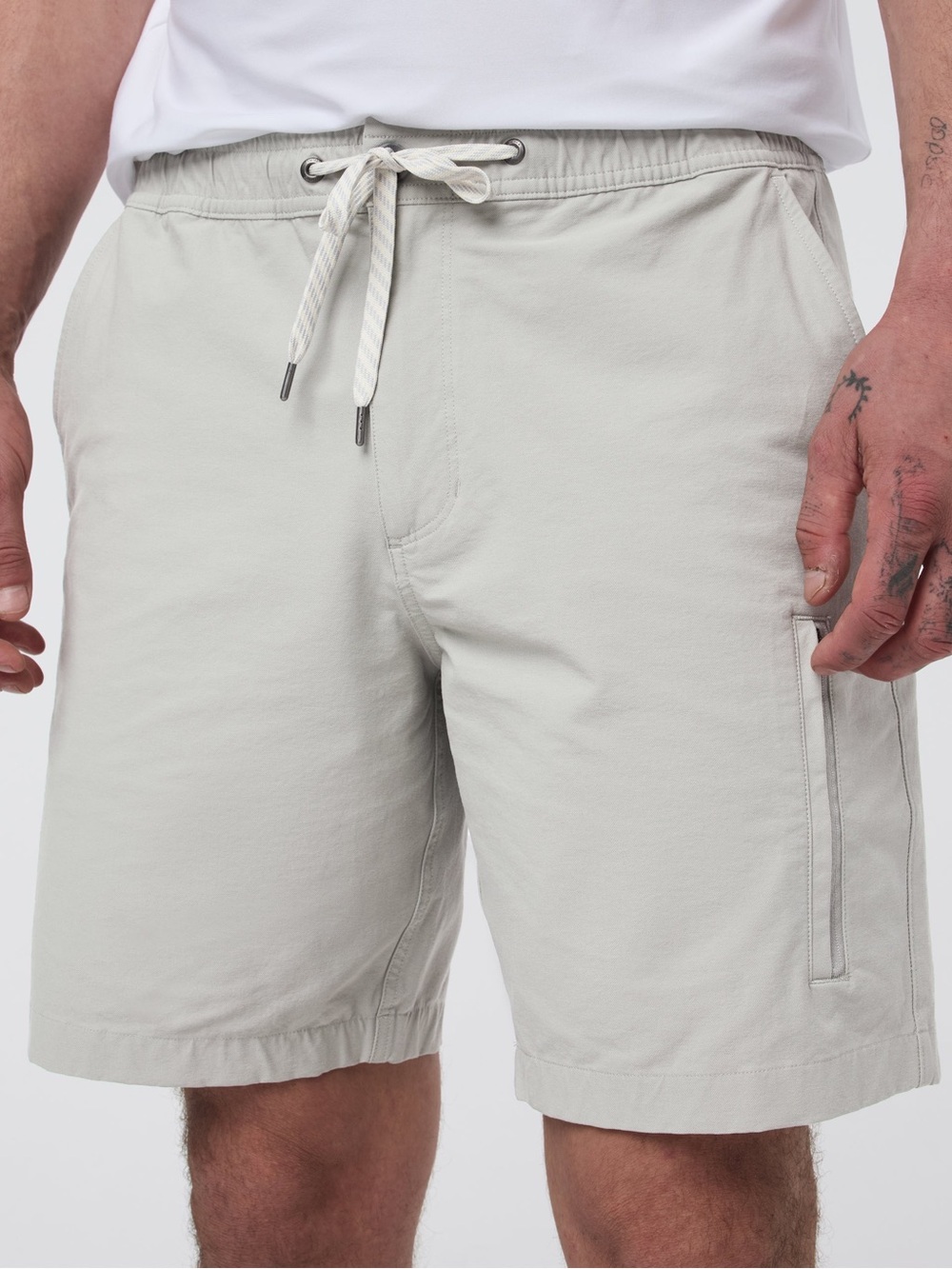 Vuori Men's Ripstop Shorts in Light Gray
